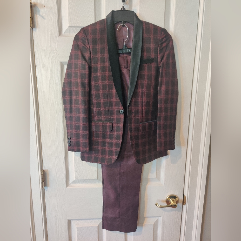 NWOT Custom Made Boys Dress Suit - 10
